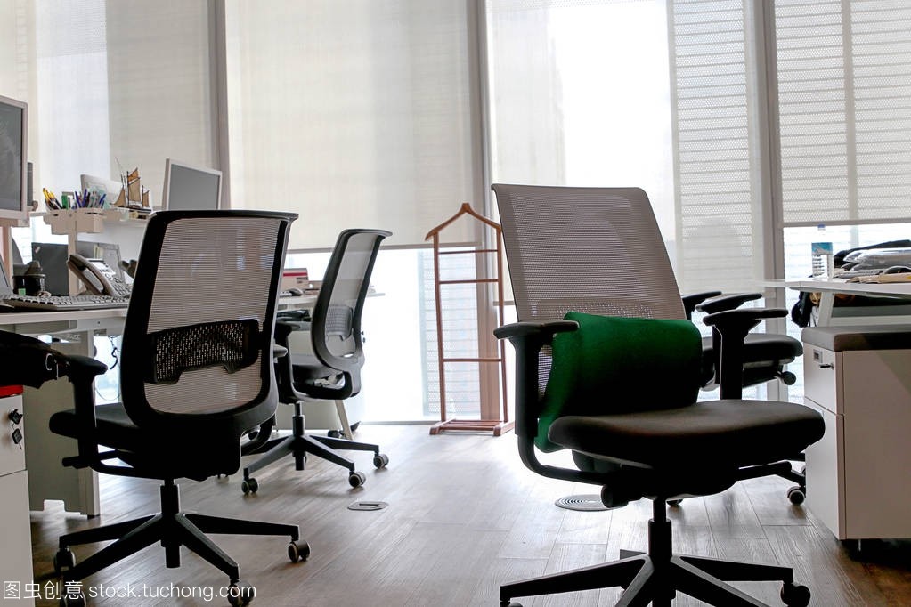 辦公室與辦公椅的優化選擇，提升辦公效率與舒適性